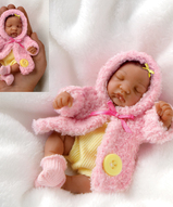 Миниатюрная кукла - Крошка спит