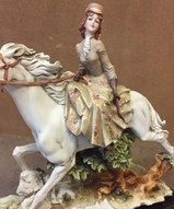 Итальянский фарфор Каподимонте, Capodimonte фарфоровая статуя Всадницы - Скульптура Всадница или наездница