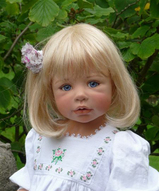 Виниловая кукла Monika Levenig - Sasha (Blonde)