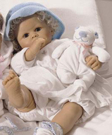 Виниловая кукла - Малышка Biene