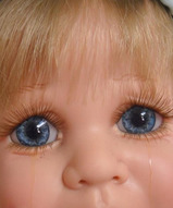 Коллекционная кукла из винила - Плакса Деми