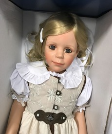 Шарлотта от автора Susan Lippl от Master Piece Dolls