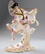 Фарфоровые фигурки японок - Гейша с зонтиком 2