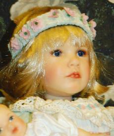 Грифин кукла с куклой от автора Joan Blackwood от Master Piece Gallery фарфор