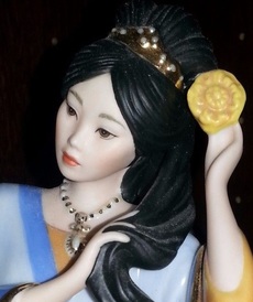 Принцесса хризантем от автора Lena Liu от Danbury Mint