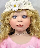 Большая фарфоровая кукла - Люси