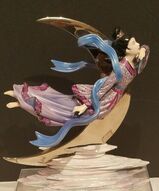 Фарфоровые статуэтки японок - Богиня Луны / гейша
