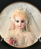 Настенные тарелочки с антикварными куклами, антикварные куклы - Тарелка Портрет Бриджитт