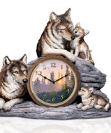 Волки фигурки, дизайнерские часы - Настольные часы Волки Узы любви