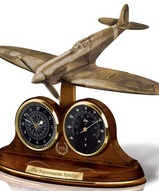 Часы в форме самолёта, коллекция самолёты, подарок для пилота - Часы термометр Самолет 15 Спитфаер
