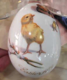 Пасхальное яйцо 1974 Петух цыплята от автора Marjolein Bastin от Royal Bayreuth