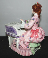 подарок для пианистки, винтажный фарфор, фарфоровый рояль, белый рояль - Музыкальная шкатулка Пианистка за роялем