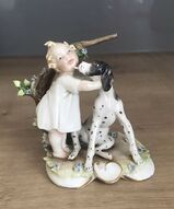Итальянская статуэтка, итальянский фарфор, статуэтки каподимонте - Малышка с собакой
