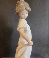 Фарфоровые статуэтки, статуэтки Lladro, коллекционные статуэтки детей - Статуэтка девочки Как мило