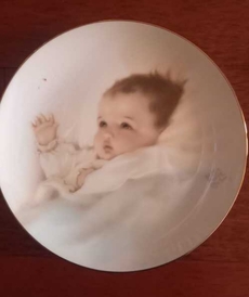 Настенная тарелка Малыш 3 от автора  от Franklin Mint