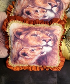 Декоративная подушка Львица и львёнок от автора  от Rusbutik