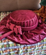 Подарки к Новому году, уютный дом, диванная подушка - Декоративная подушка Шляпа бордо