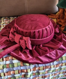 Декоративная подушка Шляпа бордо от автора  от Rusbutik