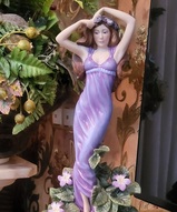 винтажные статуэтки, фарфоровая статуэтка - Фарфоровая статуэтка Девушка в цветах