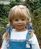 Виниловая большая кукла  - Leandra 