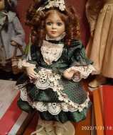 маленькая кукла, фарфоровая кукла, коллекционная кукла, музыкальная кукла - Маленькая Коллин б.у.